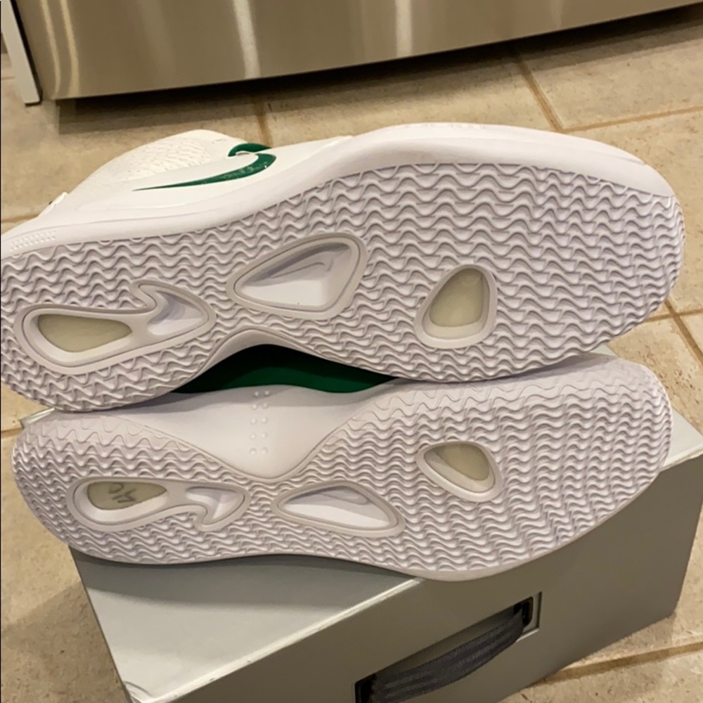 Nike Hyperdunk - image 3